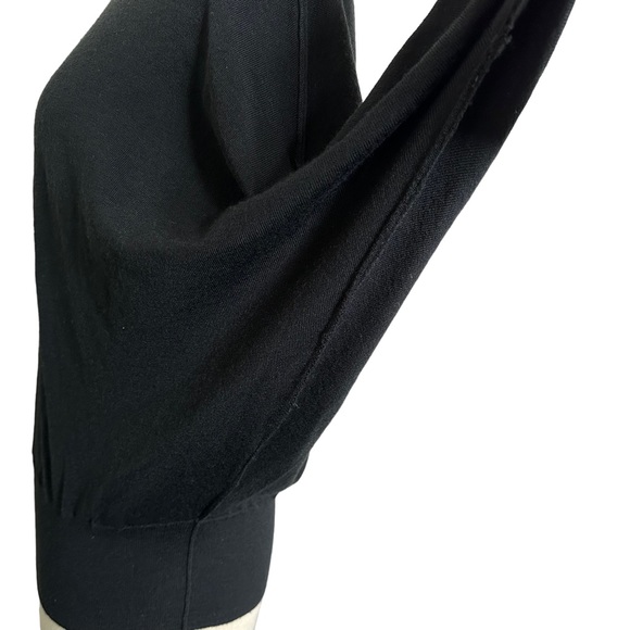 Huang Shu Chi Sweater Top - Open Back - Picture 7 of 14